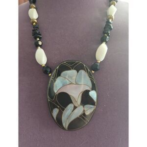 Vintage Lee Sands Flower Necklace  70s Mother of Pearl Inlay